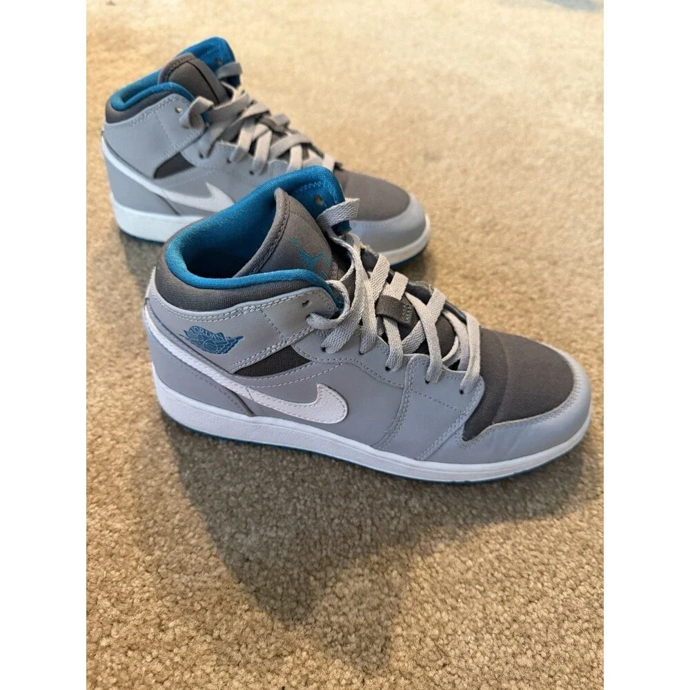 Grade School Jordan 1 Mid Wolf Grey Tropical Teal Style 554725-027 Size 5.5Y